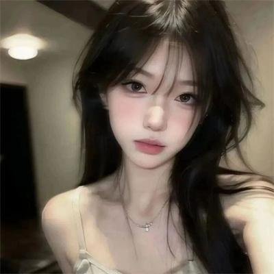 穿盔甲的少女